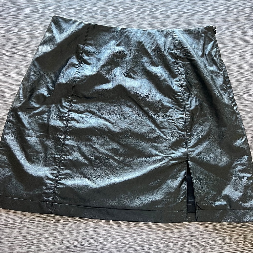 Black Faux Leather Skirt slit side size M Never worn
